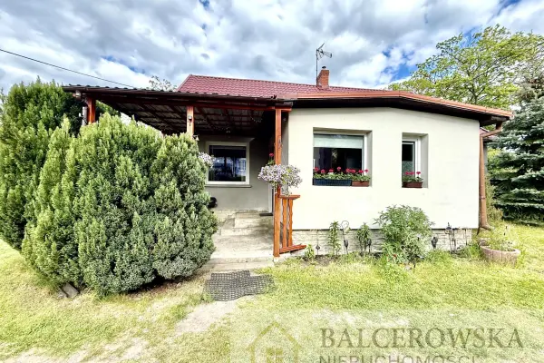 pomorskie, nowodworski, Stegna, Jantar, Gdańska, Dom 1 km od morza w Jantarze – dwa mieszkania, ogród, potencjał inwestycyjny!